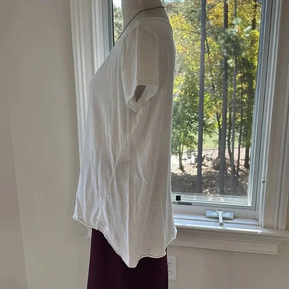 Frank & Eileen White SS Tee Lab Wide V-neck Tee, Medium, EUC - Picture 4 of 10